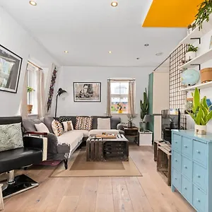 Apartment Guestready - Artsy Penthouse In Heart Of The, London