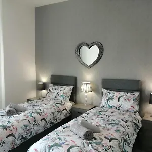 https://luxury-town-house.hotelsin-chester.com